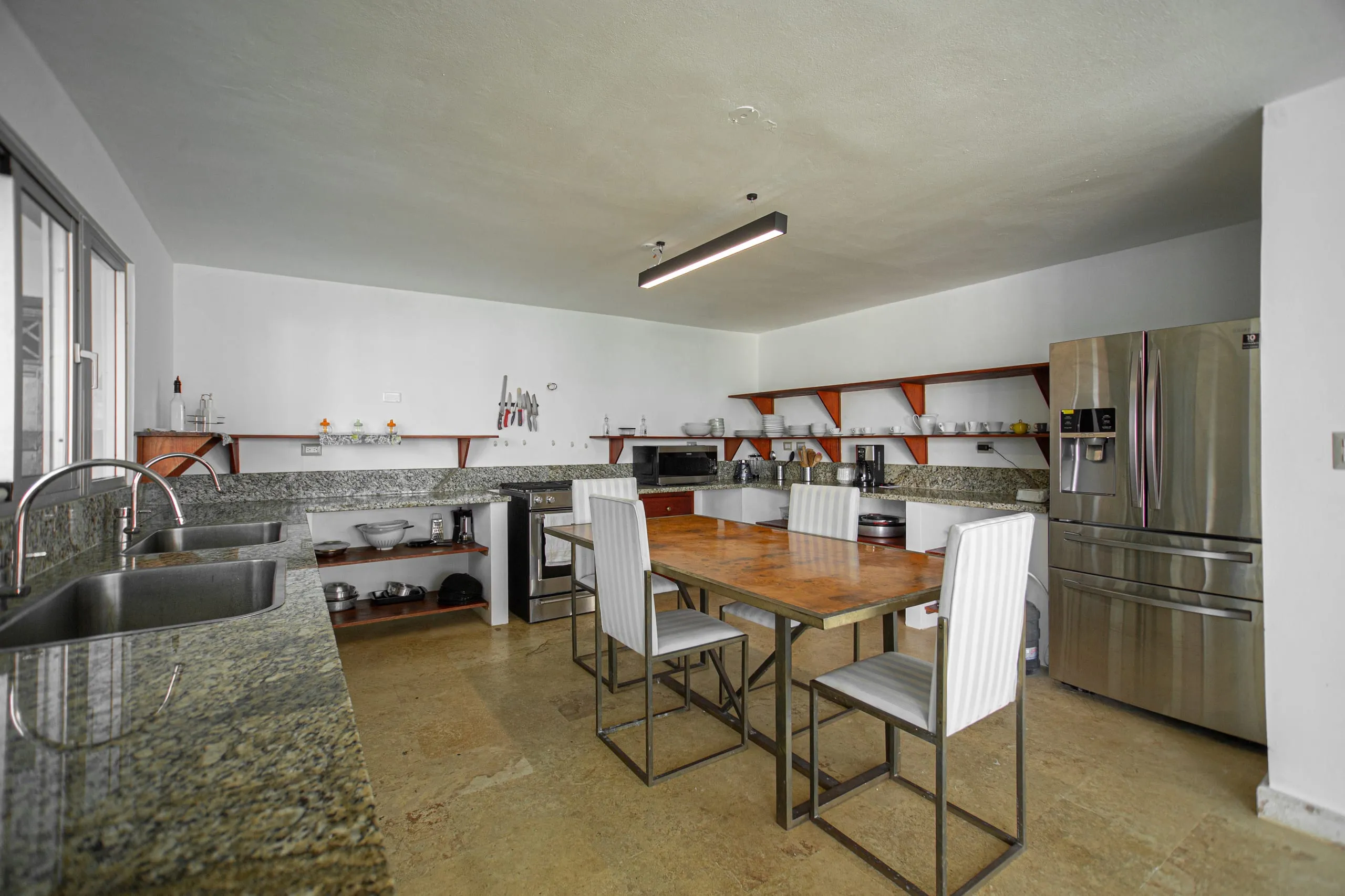 Fully equipped kitchen
